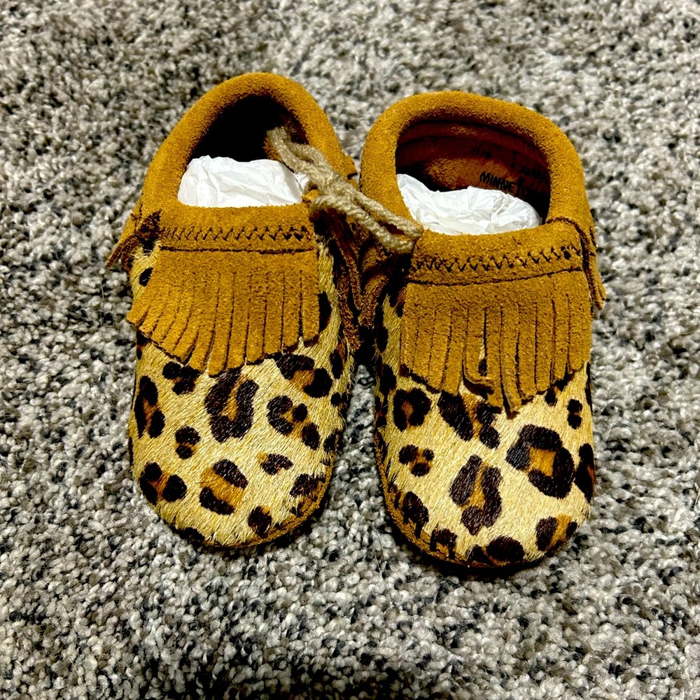 Minnetonka moccasins Size 4
